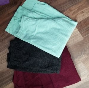 3 american eagle sweater like new